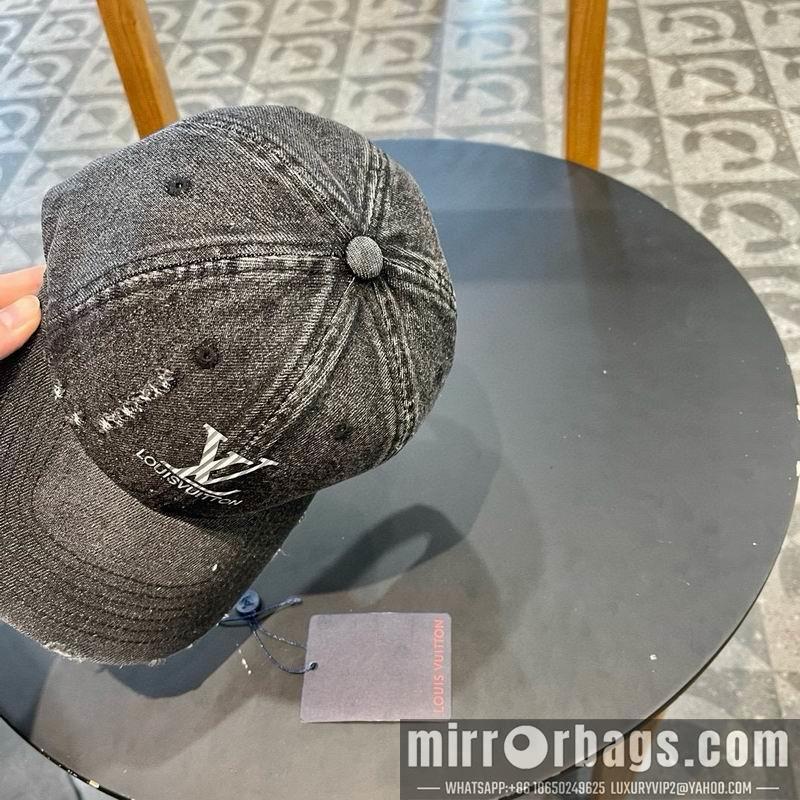 Replica LV  cap 072302