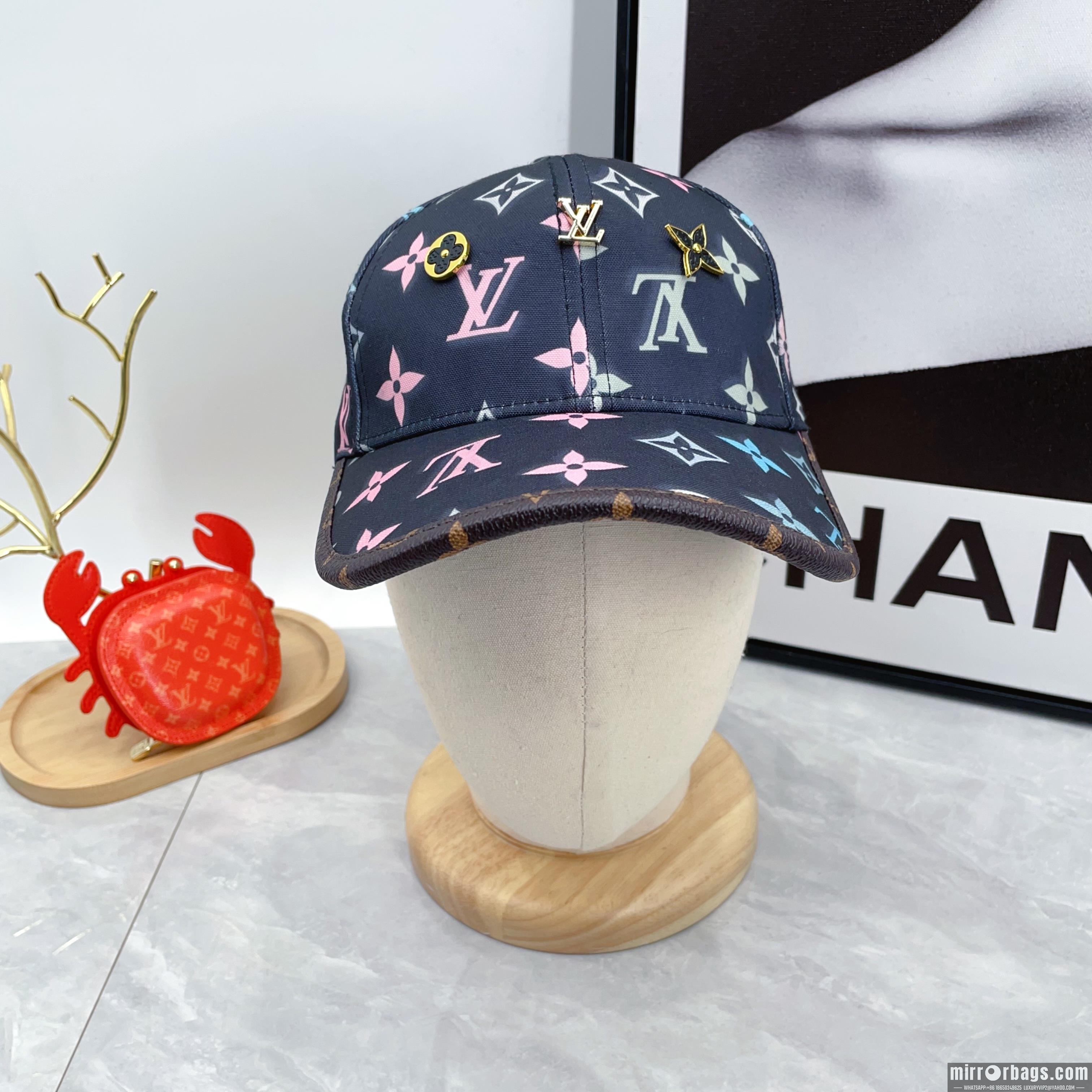 Replica LV cap dx03
