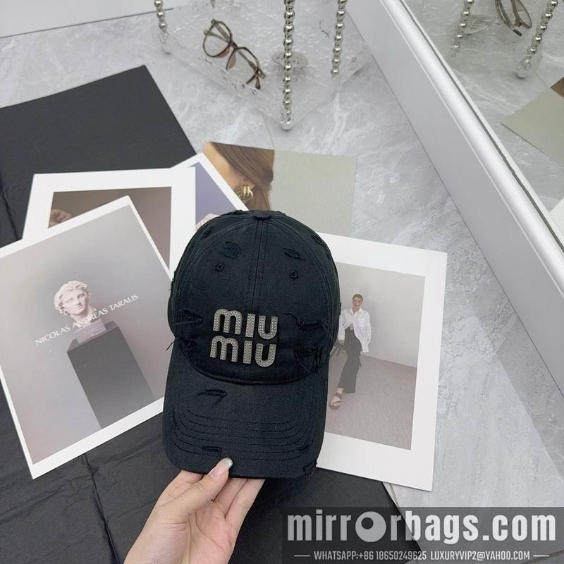 Replica Miumiu cap hm06