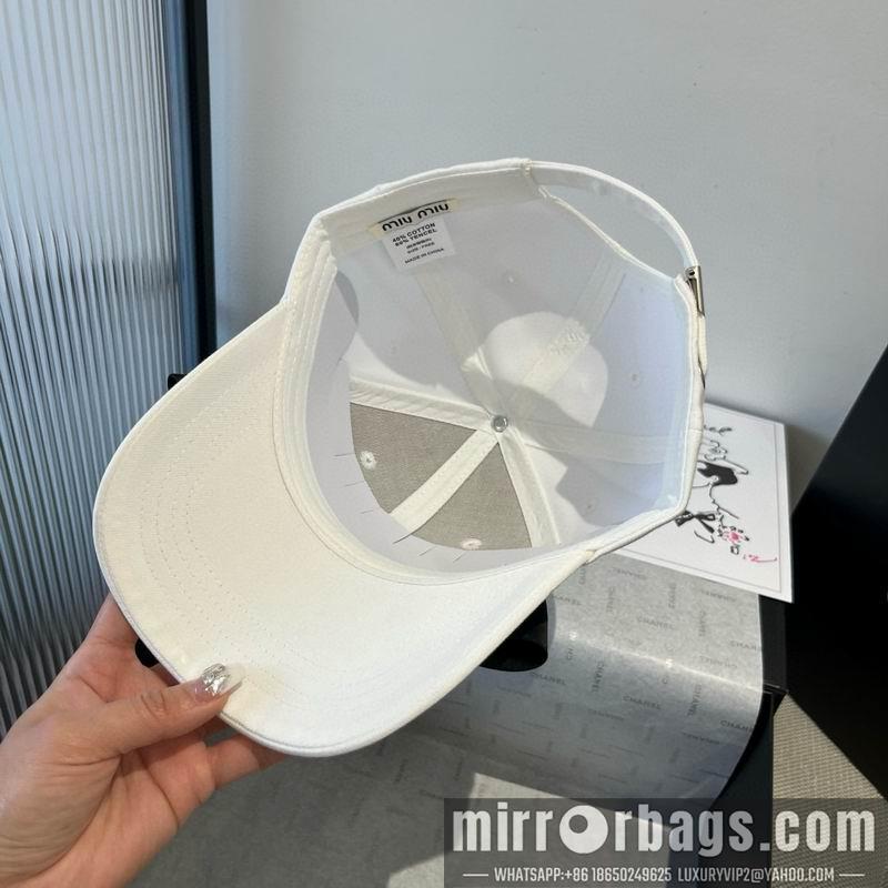 Replica Miumiu cap dx05