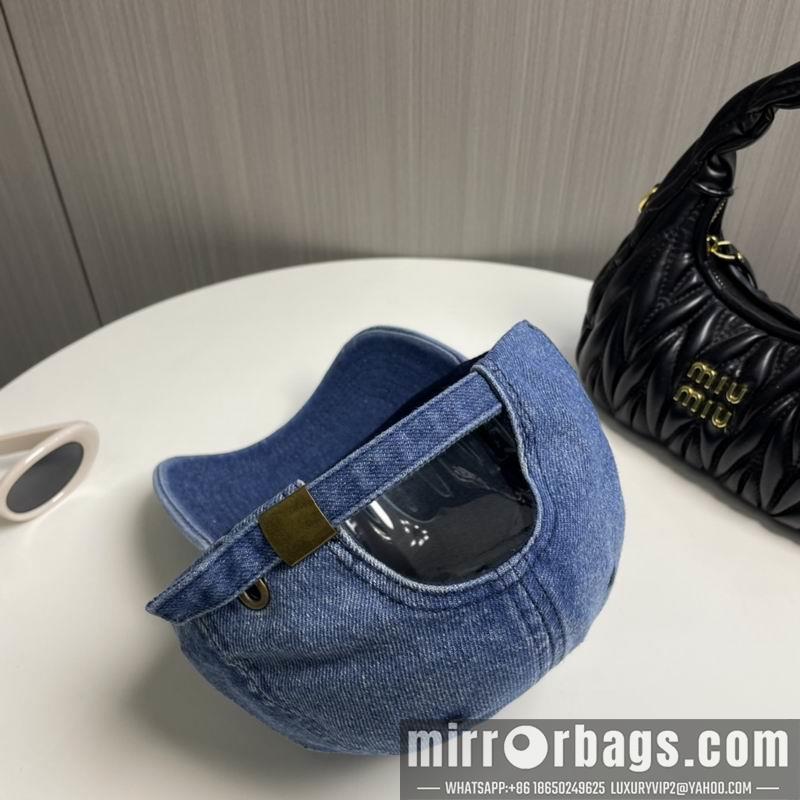 Replica Celine Cap dx40