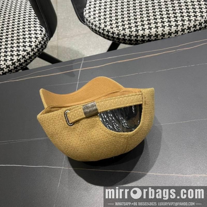 Replica LV cap 010701