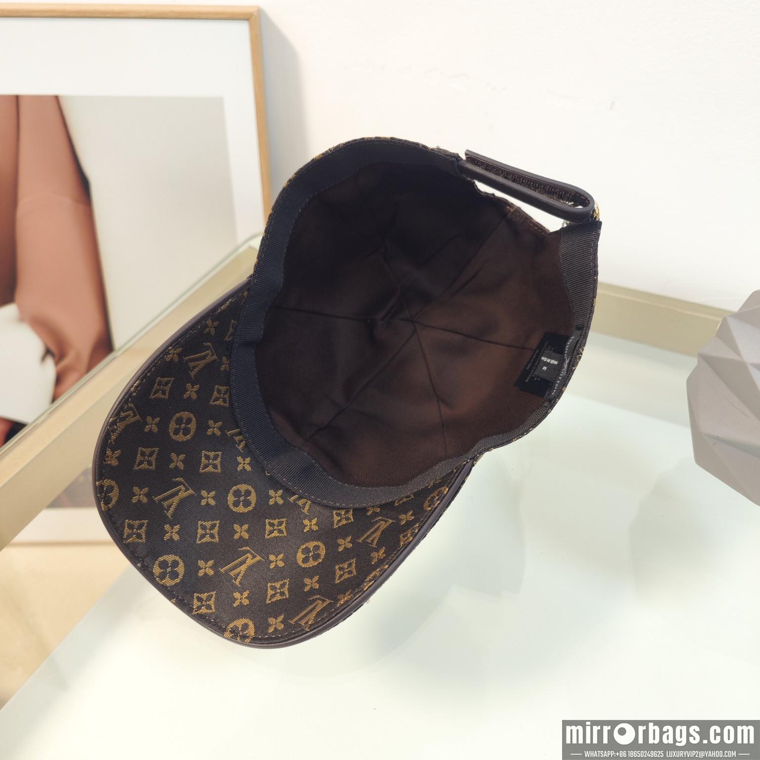 Replica LV cap dx120