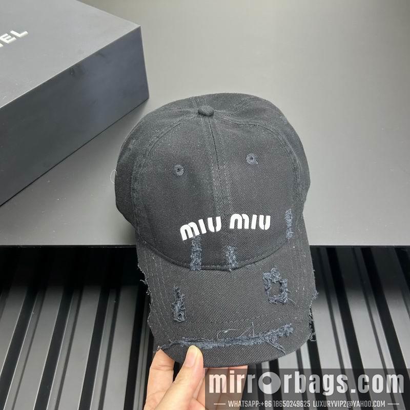 Replica Miumiu cap dx06