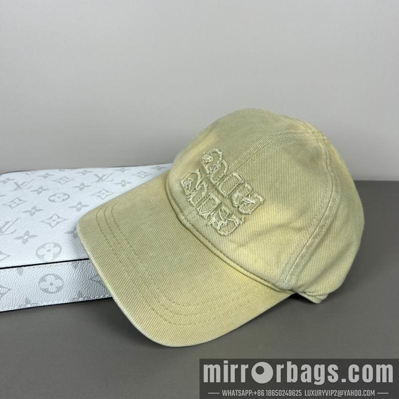 Replica Miumiu cap dx19
