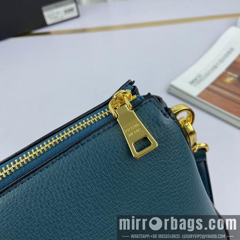 Replica Prada Bags WW66136 21X15X9