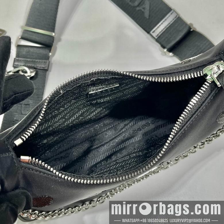 Replica Prada Bags Re-Edition AP1BH204 22X18X6.5