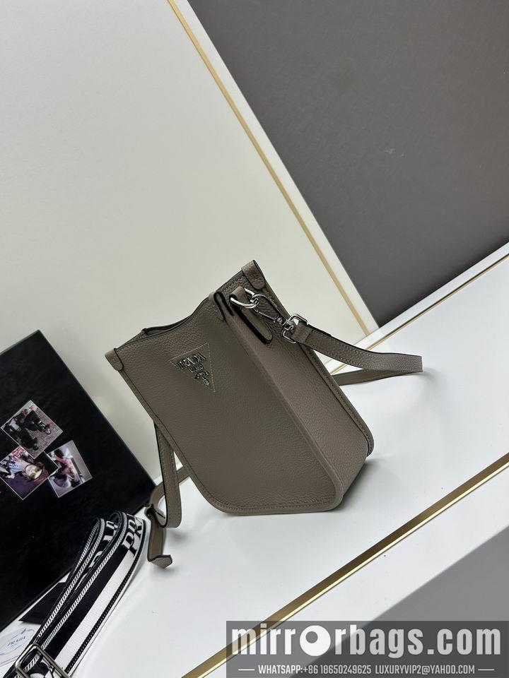 Replica Prada Bags Prada 1BC073 20x19x6cm jj1
