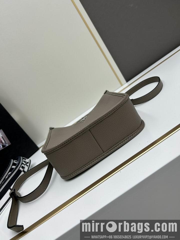 Replica Prada Bags Prada 1BC073 20x19x6cm jj1