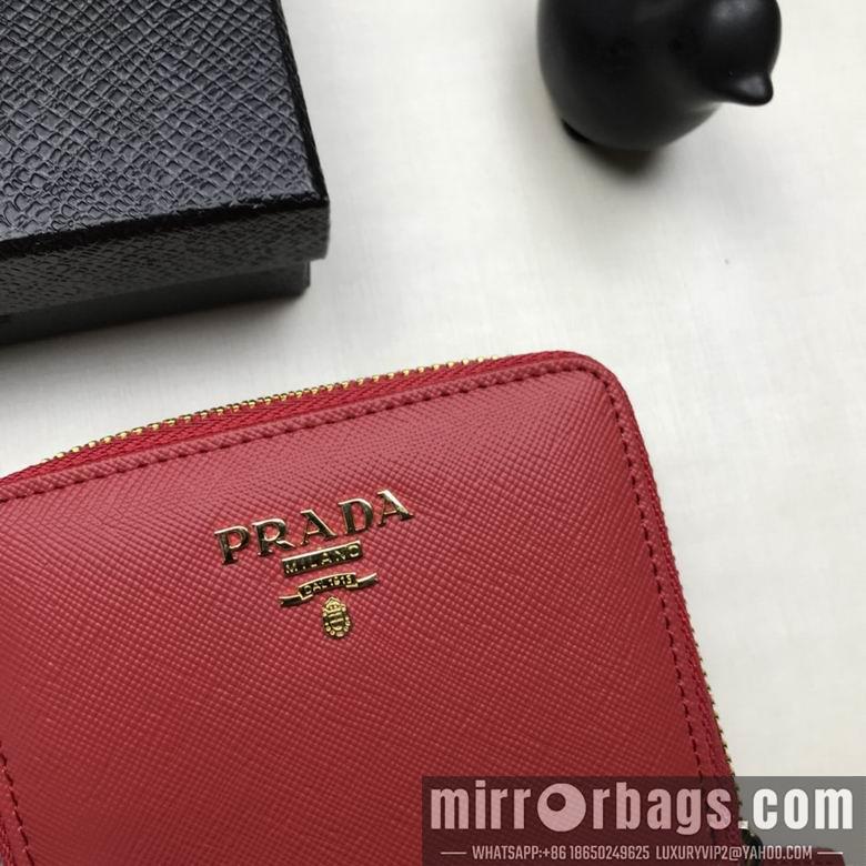Replica Prada Bags LM0522 10x9x2cm YG 5