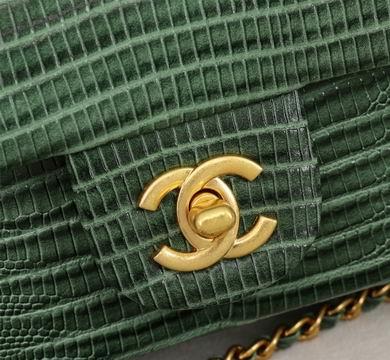 1:1 Replica Chanel Bags 8942 13X20X7cm WO