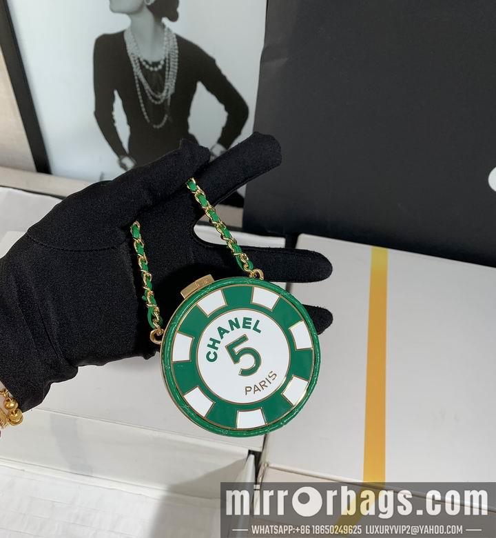 1:1 Replica Chanel Bags 8X8X3.5cm 061102  YG 2colour