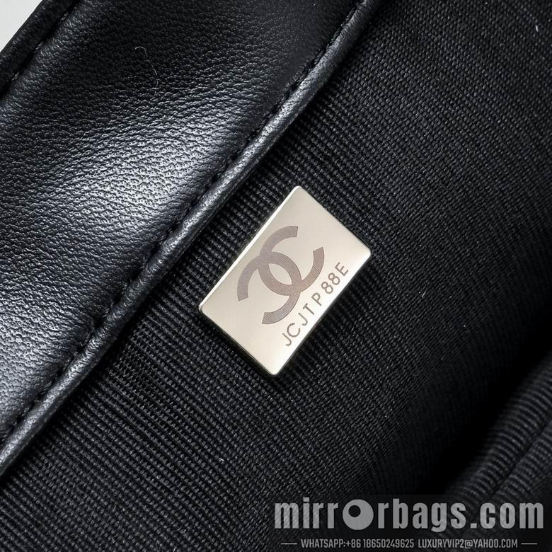 1:1 Replica Chanel Bags 4611 17.5X20X5cm WO