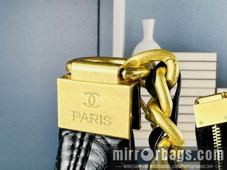 1:1 Replica Chanel Bags 9021 20X17X5.5cm XMY 2colour