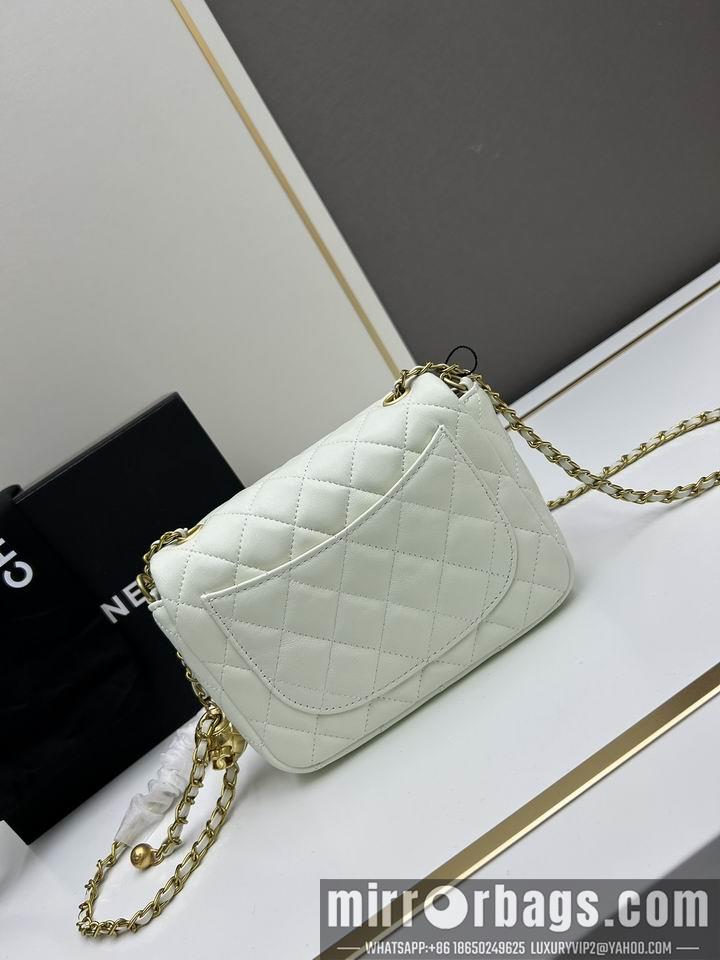 1:1 Replica Chanel Bags Chanel 5112 13x18x7cm jj2