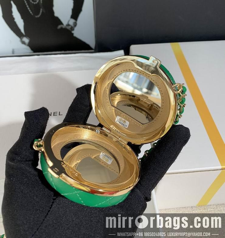 1:1 Replica Chanel Bags 8X8X3.5cm 061102  YG 2colour