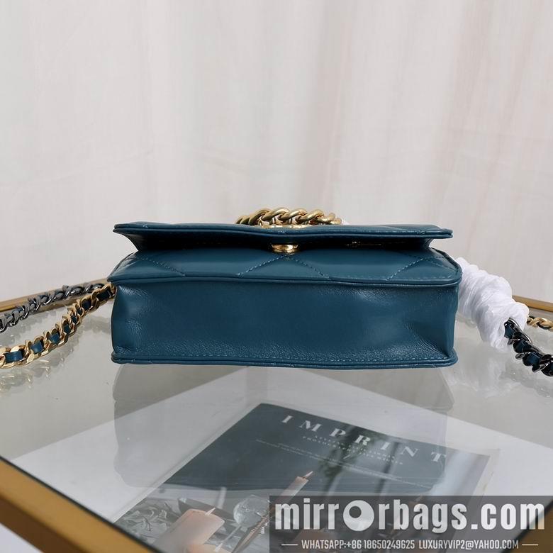 1:1 Replica Chanel Bags 33816 20x14x4.5cm YG 4