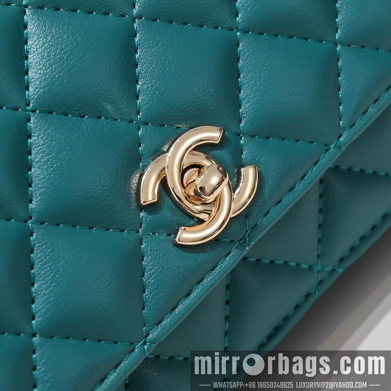 1:1 Replica Chanel Bags 33814 19X12X4.5cm WO 8