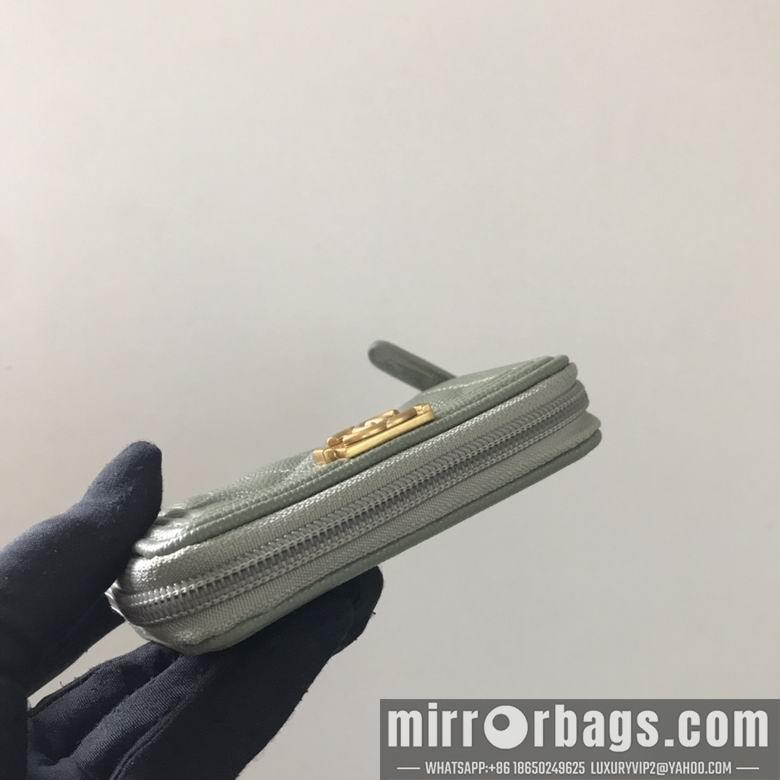 1:1 Replica Chanel Bags 80602 11X7.5cm YG 4