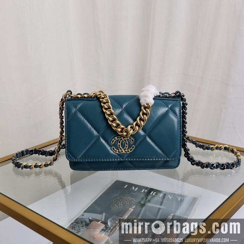 1:1 Replica Chanel Bags 33816 20x14x4.5cm YG 4