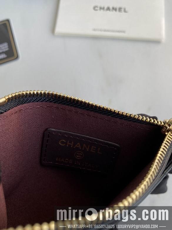 1:1 Replica Chanel Bags A84105 9X11.5cm YG 5
