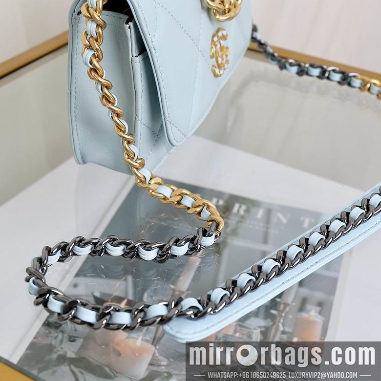 1:1 Replica Chanel Bags 33816 20x14x4.5cm YG 3