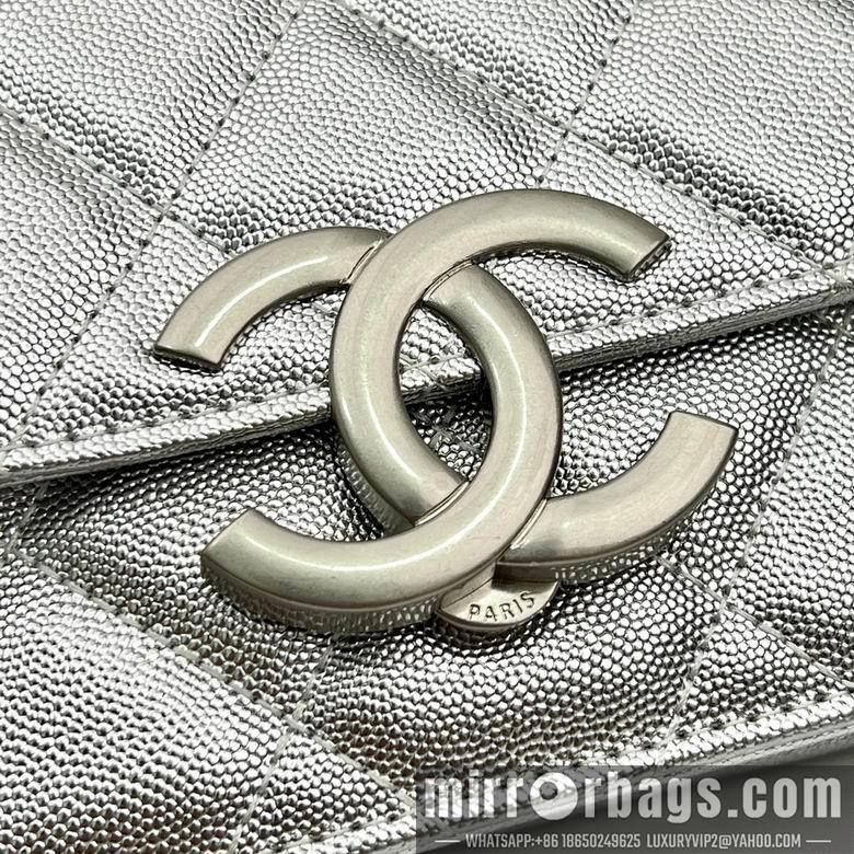 1:1 Replica Chanel Bags 6809 20X11X6cm YG 4
