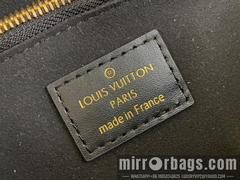 LV Replica Bags Trunkie m14526 16x8x27cm gf