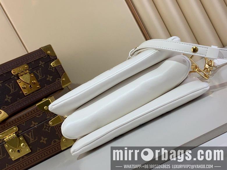 LV Replica Bags Coussin m13233 20x12x26cm gf