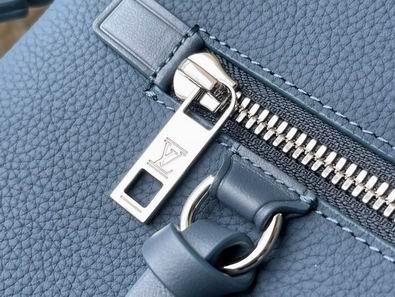 LV Replica Bags Aerogram M81029 30x22x5 cm gf