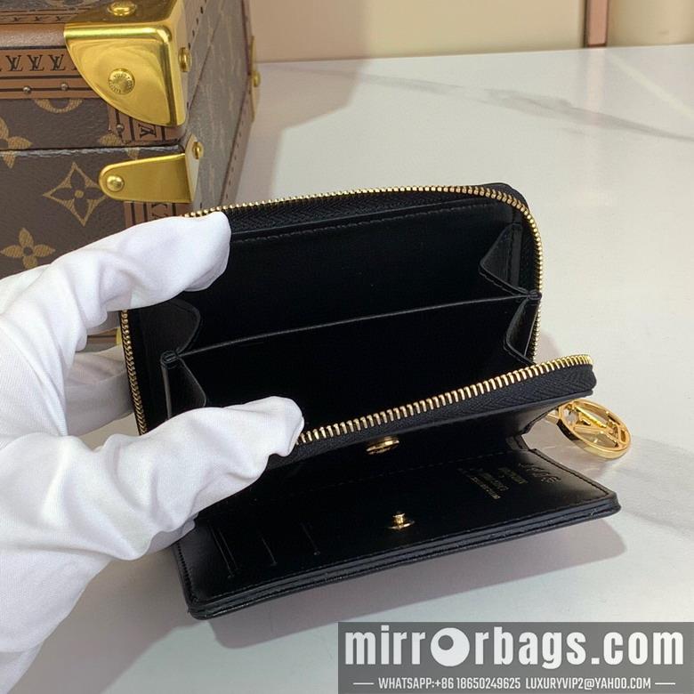 LV Replica Bags Clea m13829 11.5x8.5x2.2cm gf