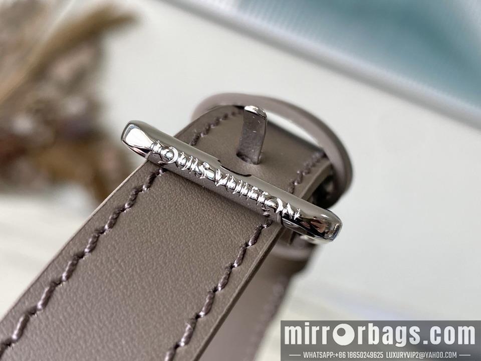 LV Replica Bags Fastline M11484 17.3x12x7cm gf