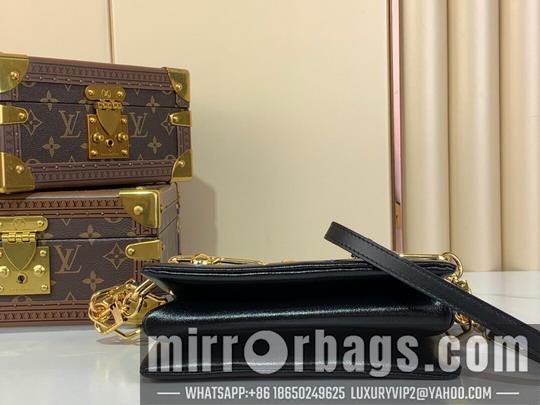LV Replica Bags Coussin m13232 16x7x21cm gf