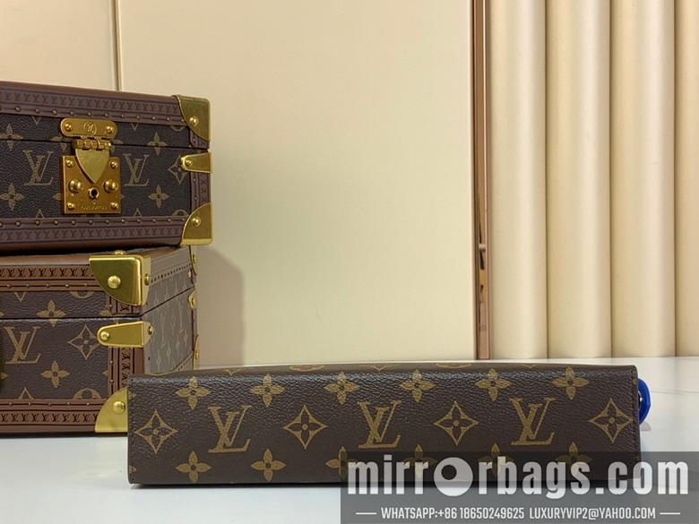 LV Replica Bags Voyage m12815 21x6x27cm gf4