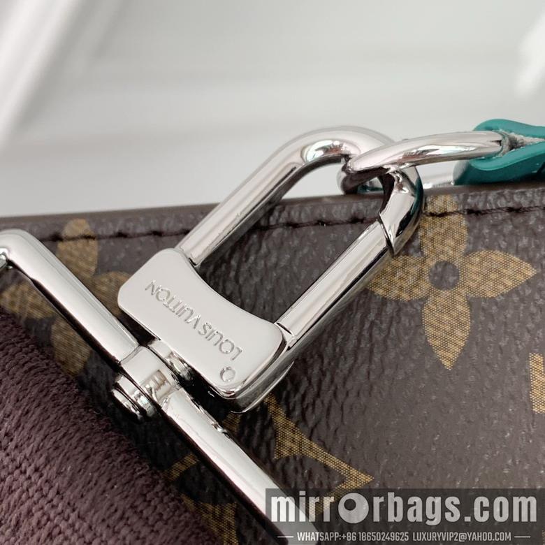 LV Replica Bags Alpha M81124 18.5x11x6.5cm gf2