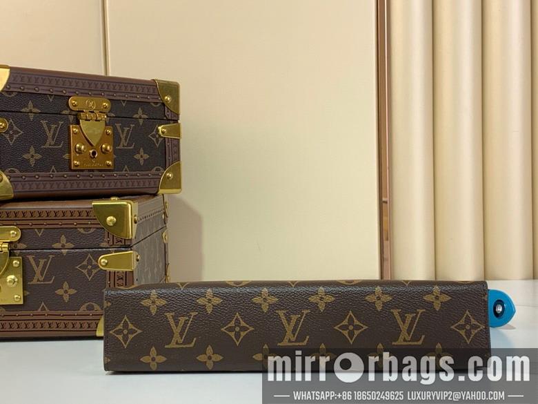 LV Replica Bags Voyage m12815 21x6x27cm gf2