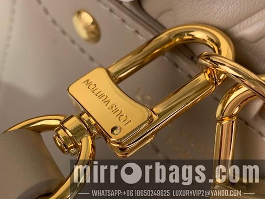 LV Replica Bags Backpack M13358 26x10x21cm gf
