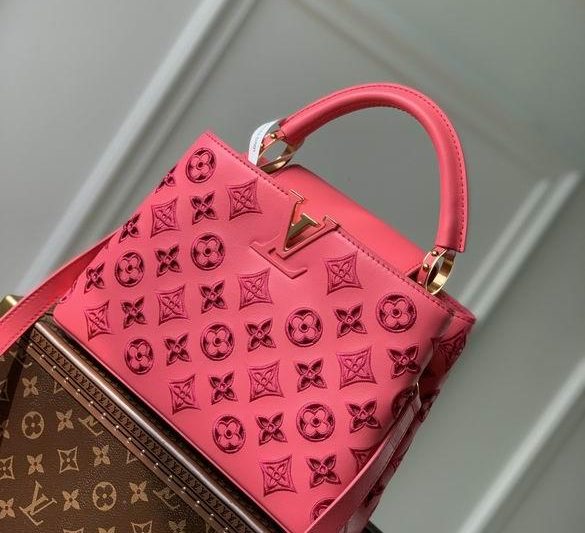 LV Replica Bags Capucines M22863 27x18x9cm