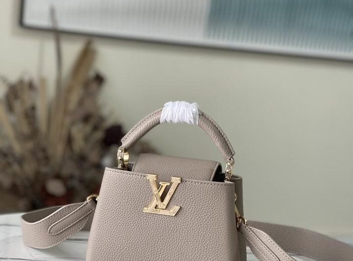 LV Replica Bags Capucines M59067 M48865 21x14x8cm
