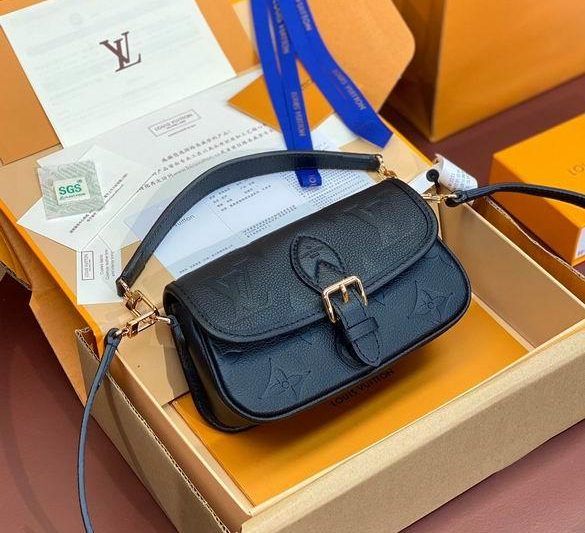 LV Replica Bags M83592 19X10.5X6cm  4colour