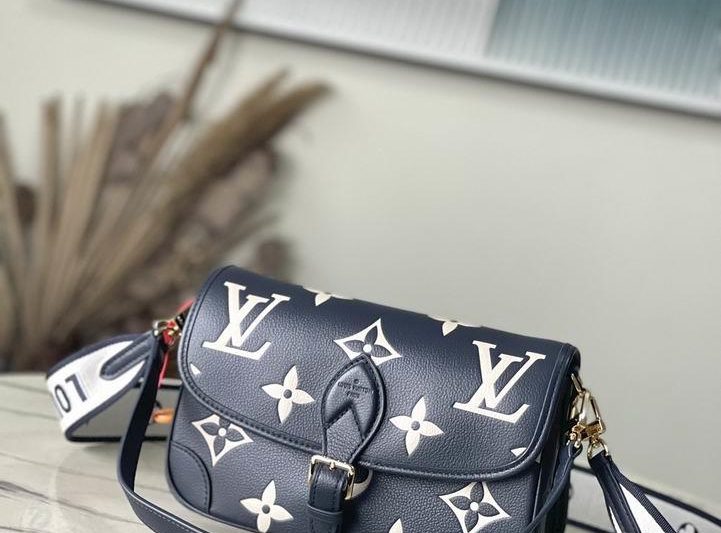 LV Replica Bags Diane M47161 23x16x8.5cm