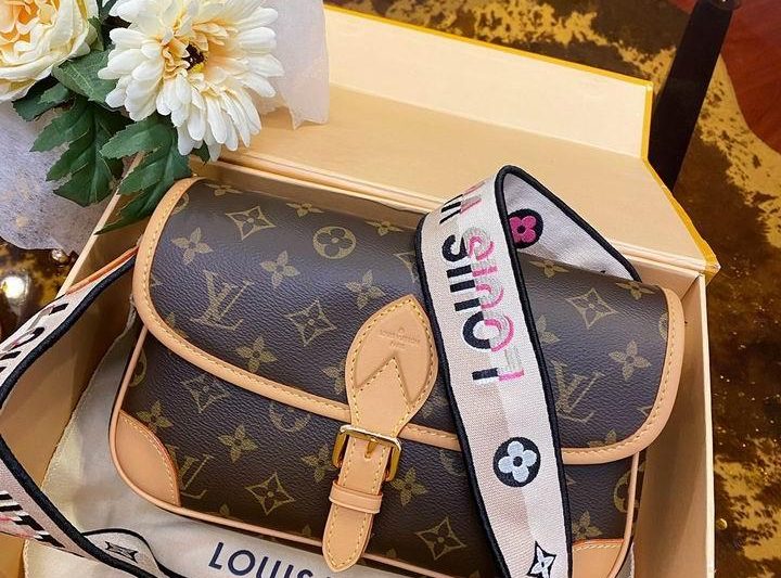 LV Replica Bags Diane M45985 25x9x15cm