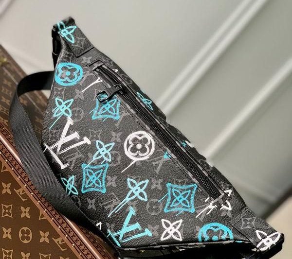 LV Replica Bags Discovery M21397 44x15x9cm