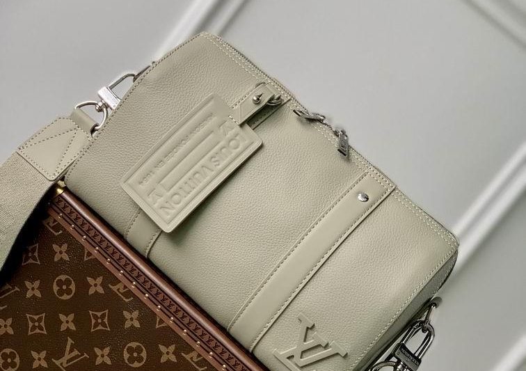LV Replica Bags Keepall M22486 27x17x13cmv