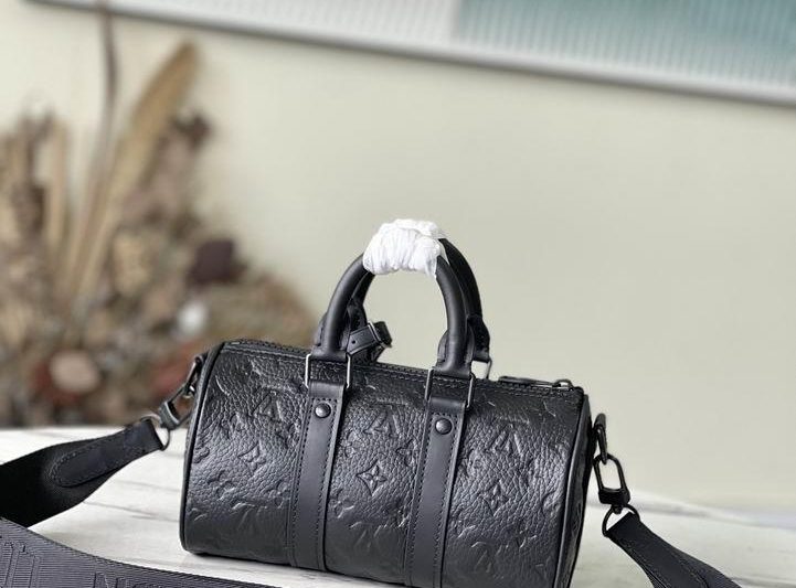 LV Replica Bags Keepall M20900 21x12x9cm