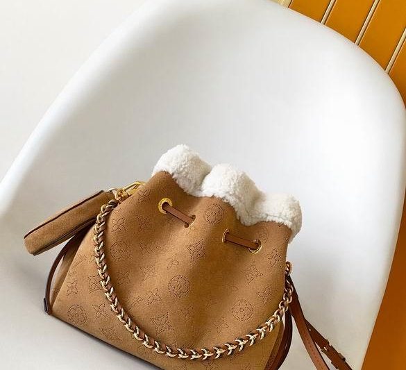 LV Replica Bags M11839 19X22X14cm
