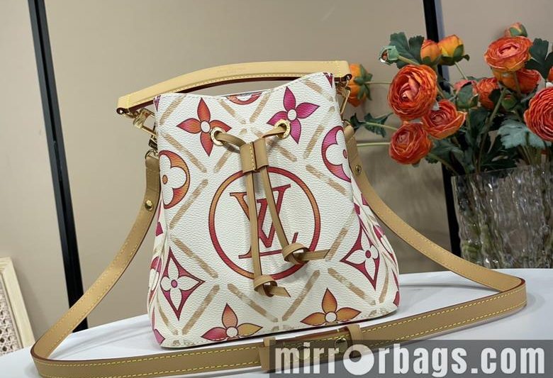 LV Replica Bags Circle M25315 20x20x13cm