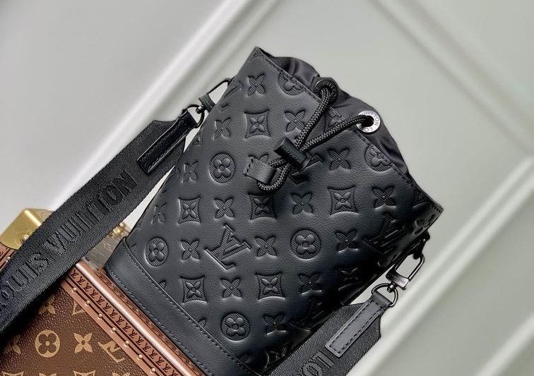 LV Replica Bags Noe M82248 13x21x8.5cm