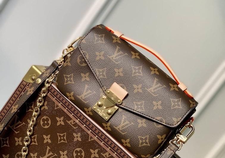 LV Replica Bags M46279 21cm