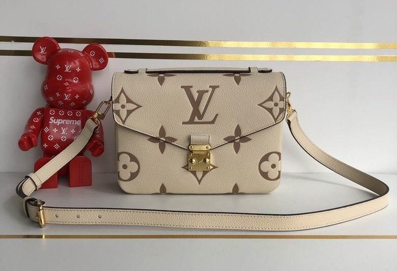 LV Replica Bags CY45773 25X19X7